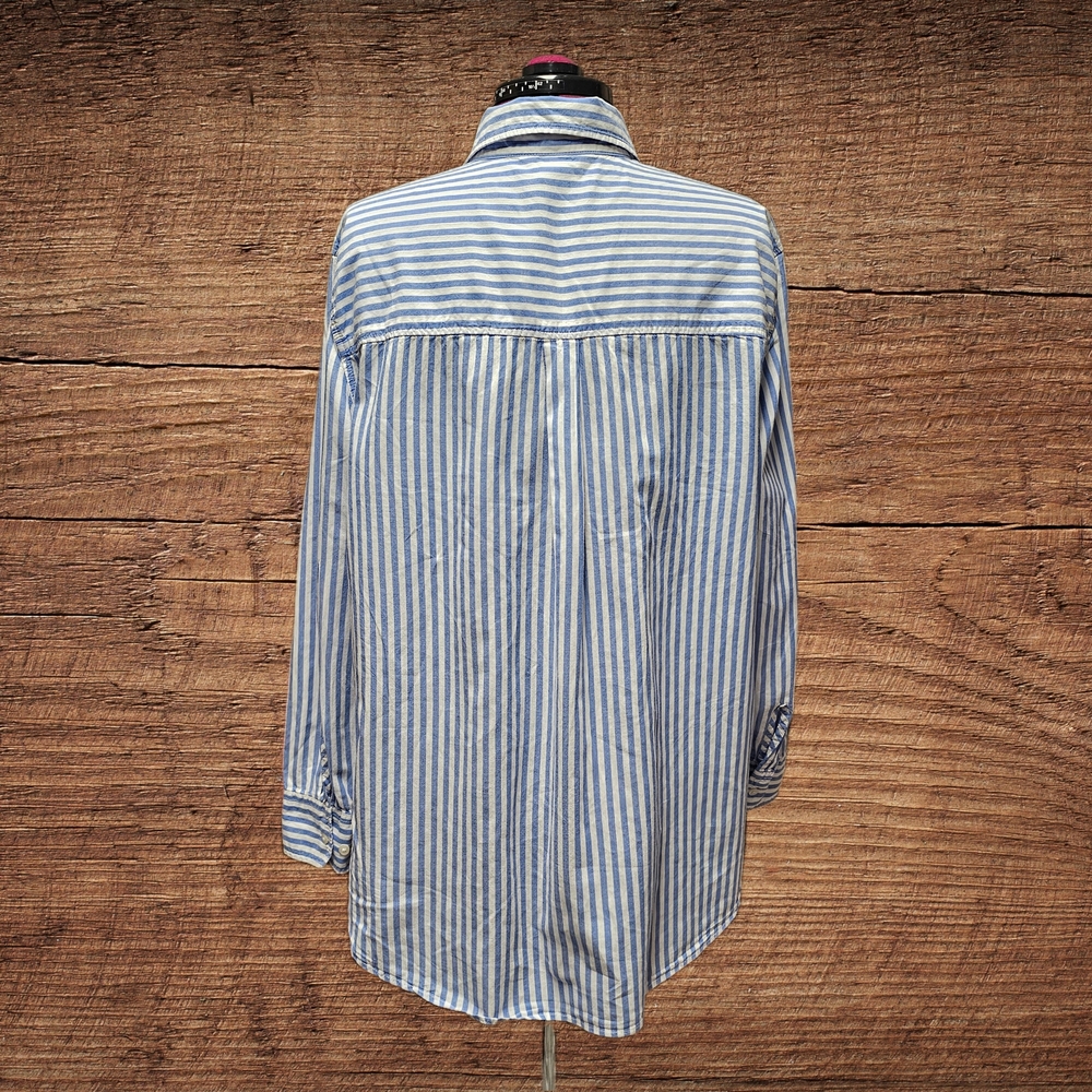 H&M Striped Button-Down Shirt in Blue and White Womens - Picture 6 of 16